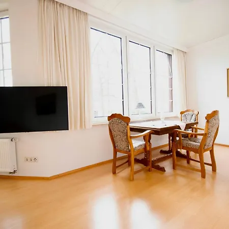 Wilhelma Strandallee 146 Wilhelma 2 *