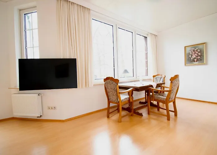 Wilhelma Strandallee 146 Wilhelma 2 *